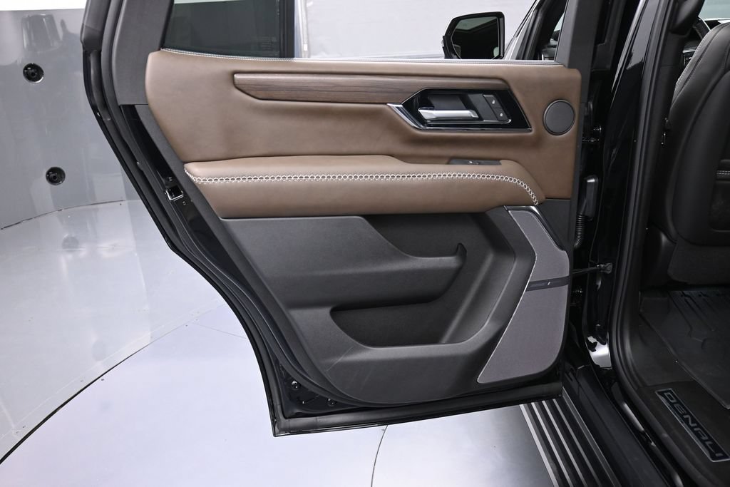 Used 2026 GMC Yukon Denali Ultimate w/ LPO, Floor Liner Package AWD/4WD image 24