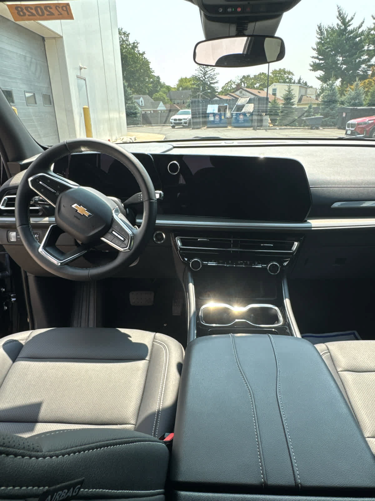 Used 2025 Chevrolet Traverse LT w/ Sun and Wheel Package FWD image 12