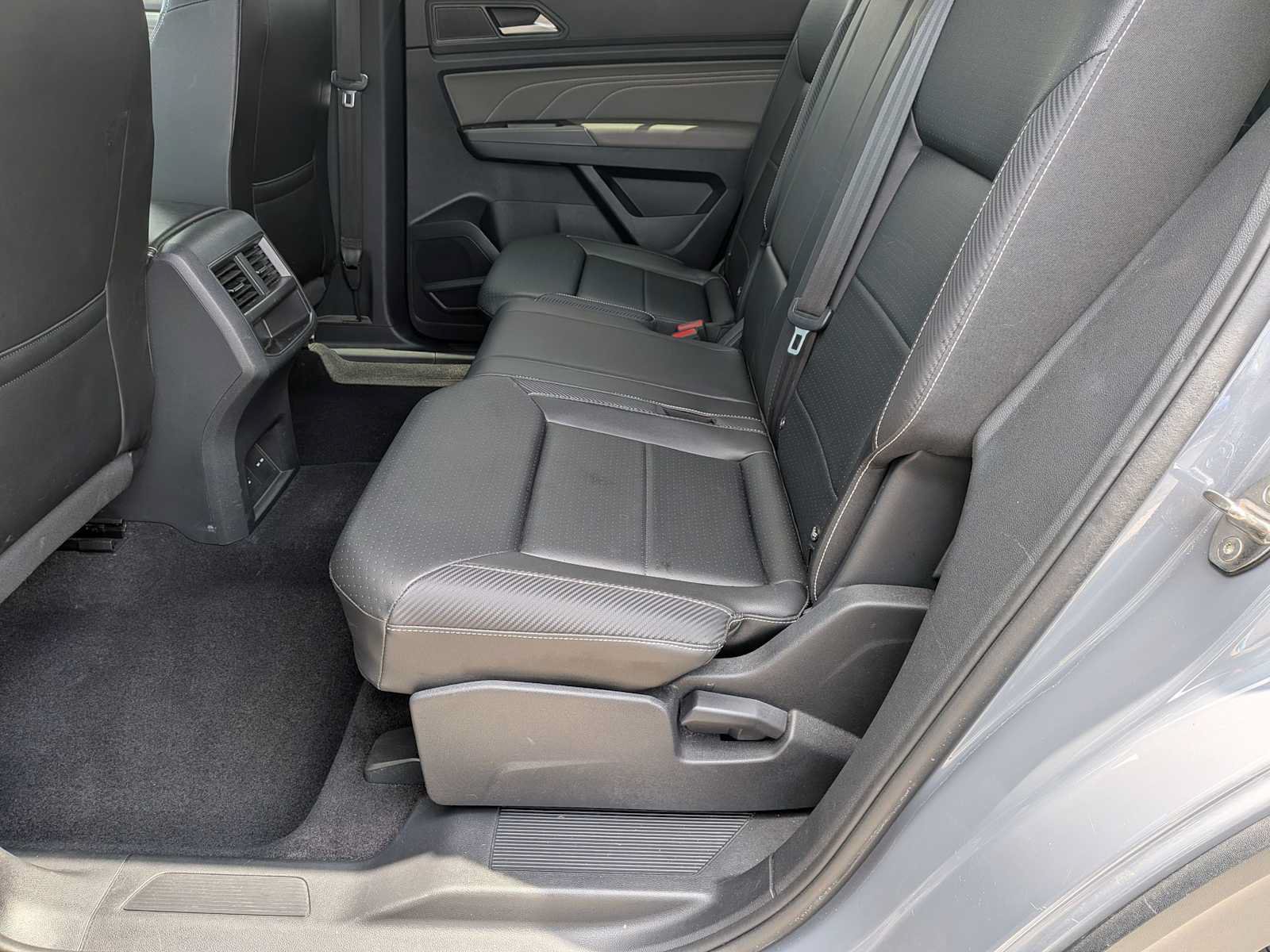 Used 2022 Volkswagen Atlas Cross Sport SE AWD/4WD image 18