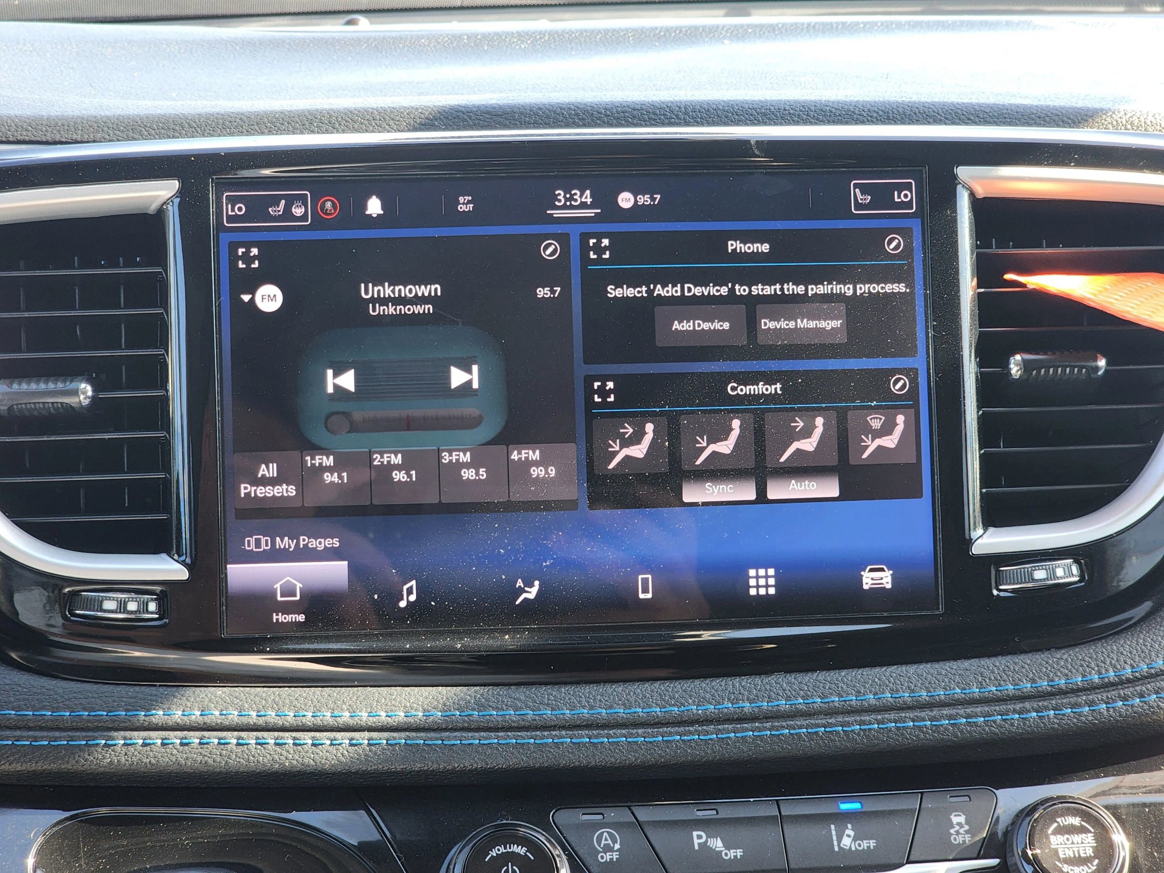 Used 2021 Chrysler Pacifica Touring w/ Cold Weather Group image 15