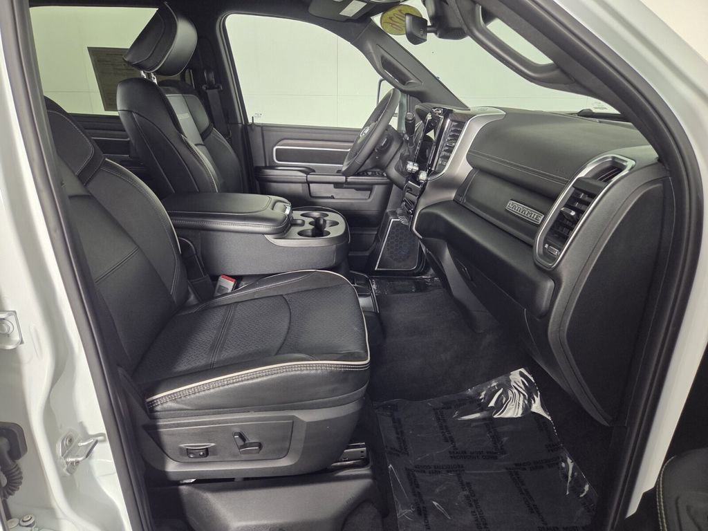 Certified 2026 RAM 2500 Laramie AWD/4WD image 32