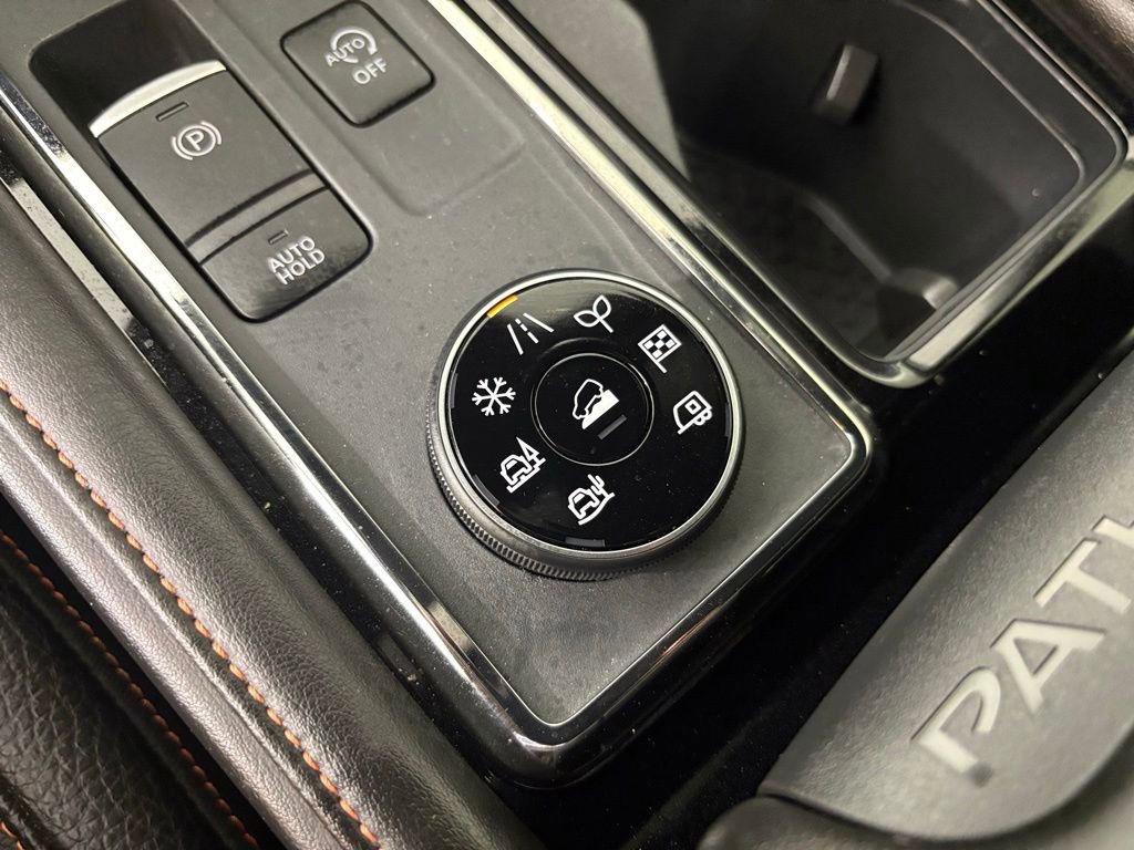 Used 2025 Nissan Pathfinder Rock Creek image 29