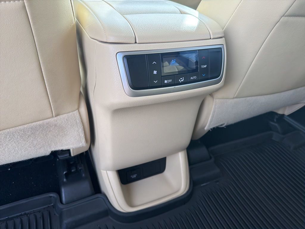 Used 2017 Toyota Highlander XLE image 37