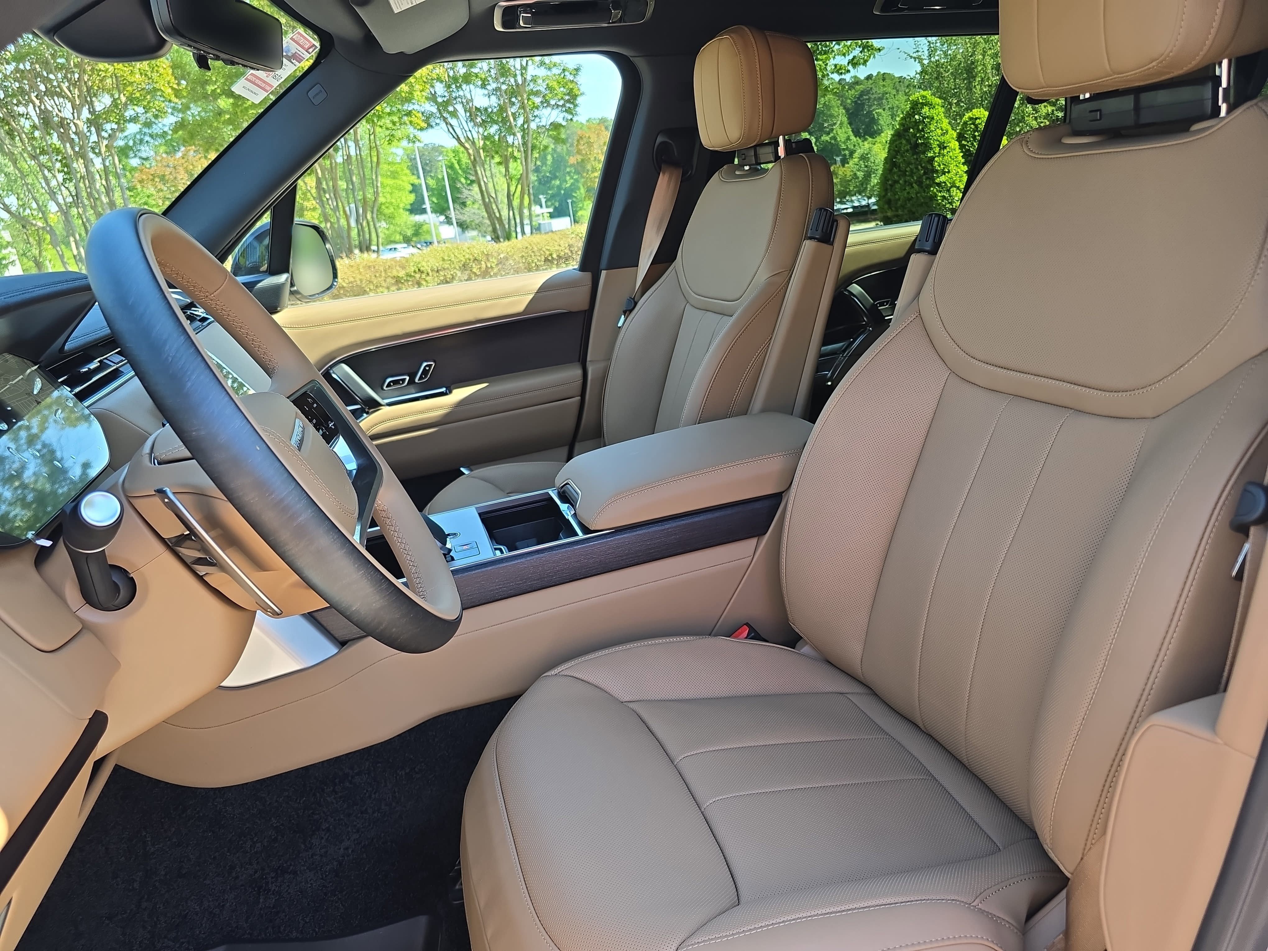 New 2026 Land Rover Range Rover Long Wheelbase SE AWD/4WD image 15
