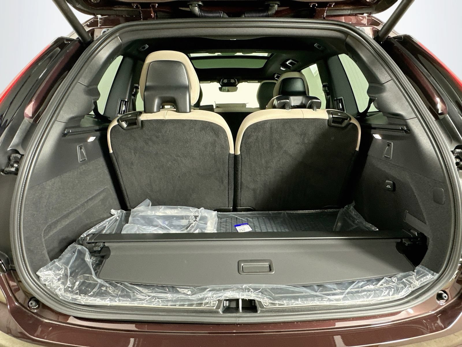 New 2026 Volvo XC90 B5 Core w/ Protection Package AWD/4WD image 38