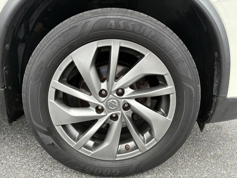 Used 2015 Nissan Rogue SL w/ SL Premium Package image 19