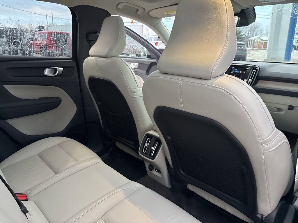 Certified 2023 Volvo XC40 B5 Plus w/ Protection Package Premier image 36
