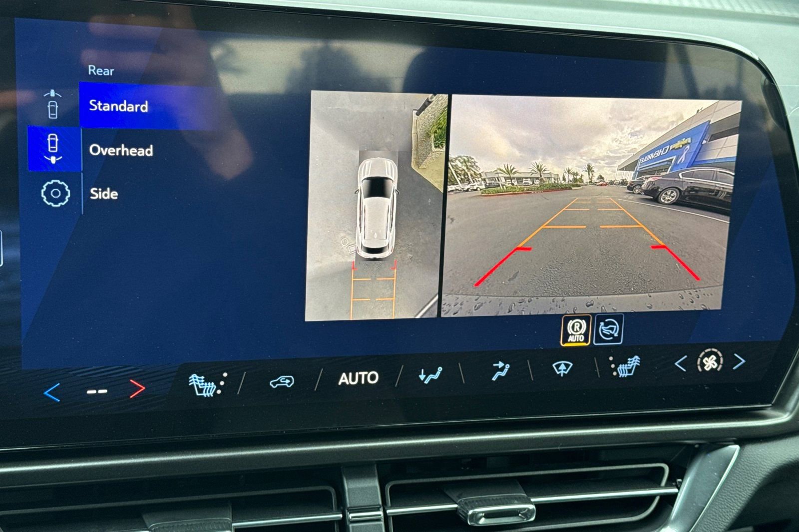 New 2026 Chevrolet Equinox EV LT image 19