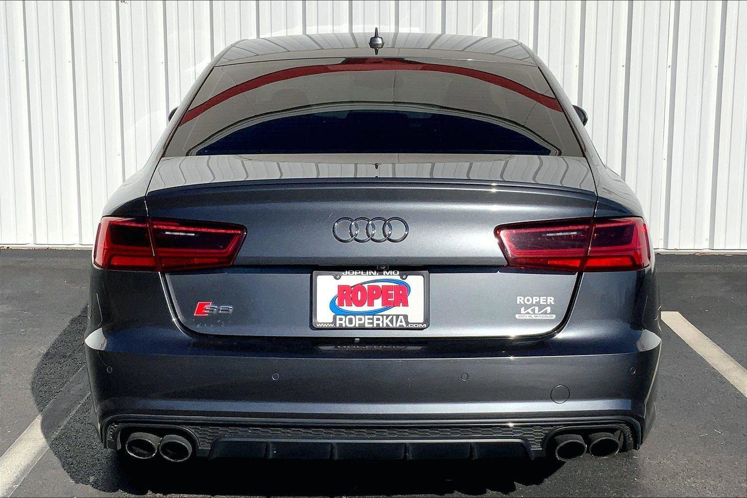 Used 2016 Audi S6 Prestige w/ Prestige Package image 4