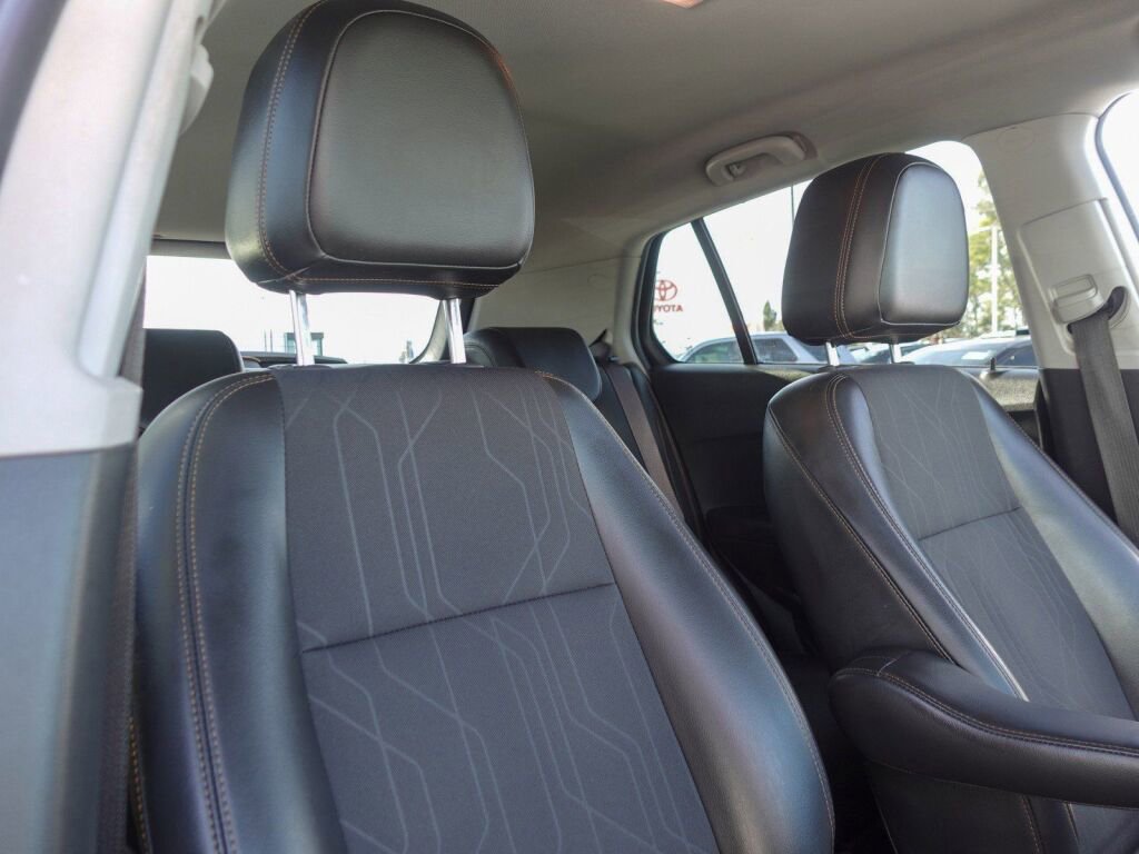 Used 2018 Chevrolet Trax LT w/ LT Convenience Package image 15