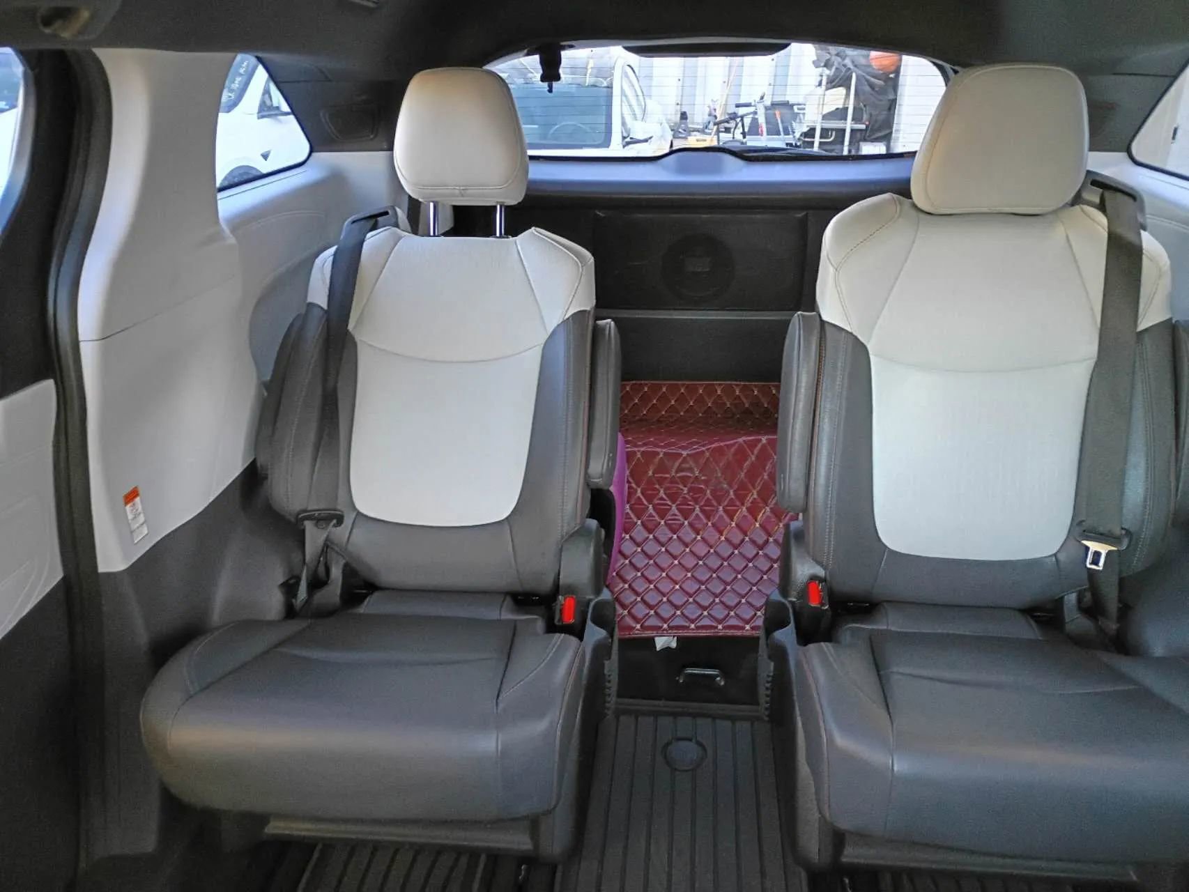 Used 2022 Toyota Sienna XSE AWD/4WD image 17