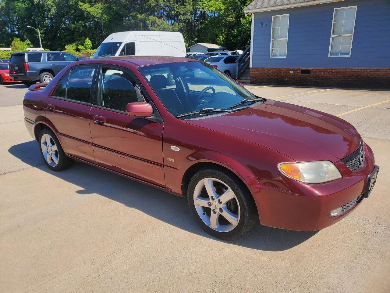 Used 2003 MAZDA Protege FWD image 3