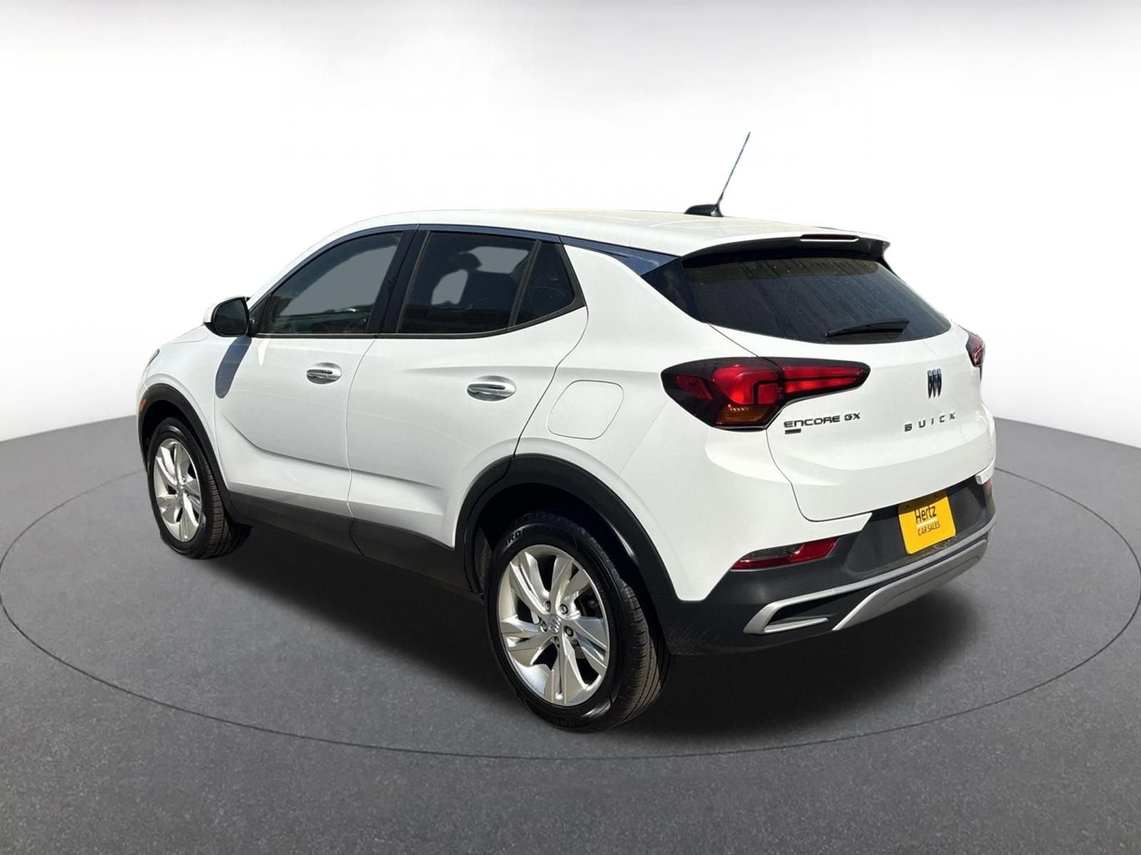Used 2025 Buick Encore GX Preferred AWD/4WD image 12