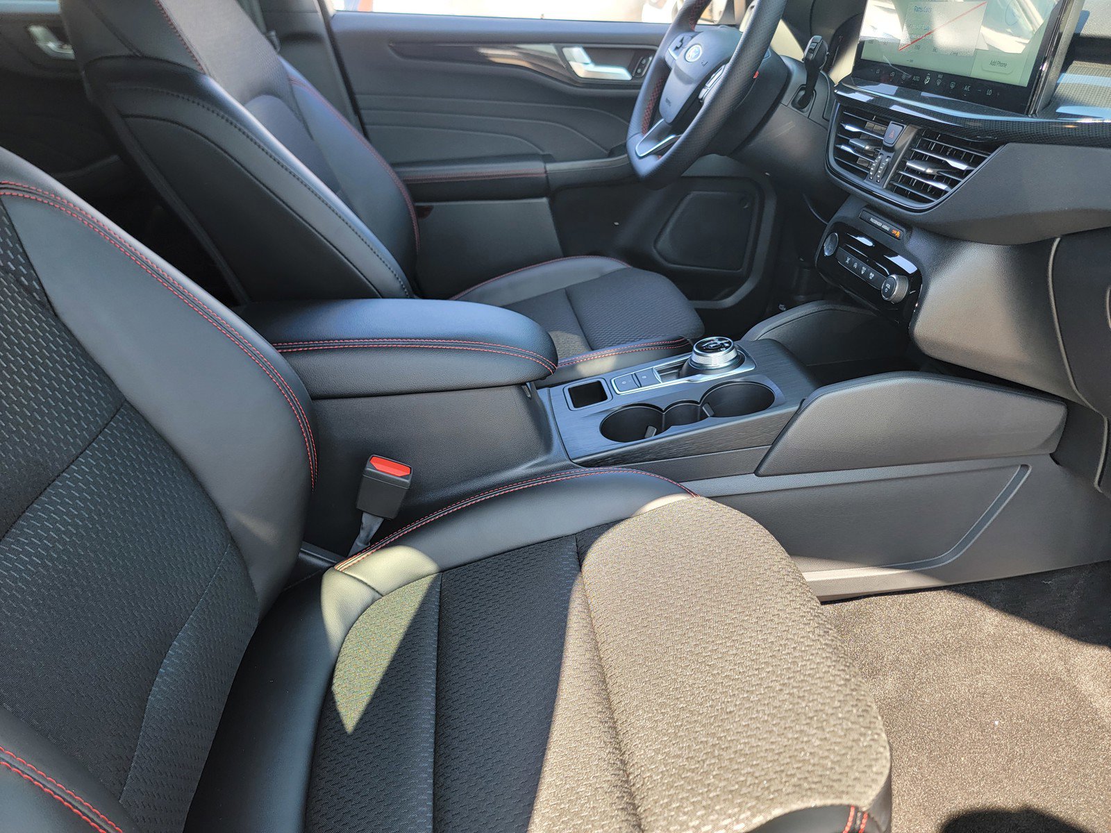 New 2025 Ford Escape ST-Line w/ Tech Pack #1 image 15