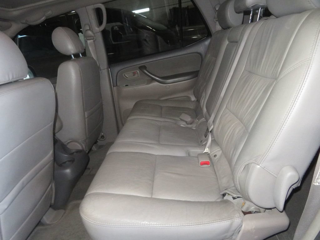 Used 2006 Toyota Sequoia SR5 AWD/4WD image 26