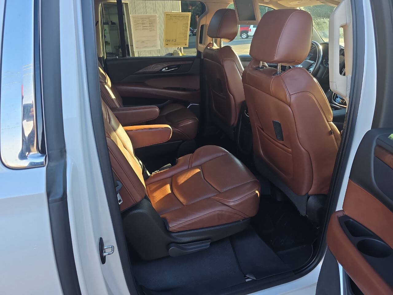 Used 2020 Cadillac Escalade ESV Luxury AWD/4WD image 13