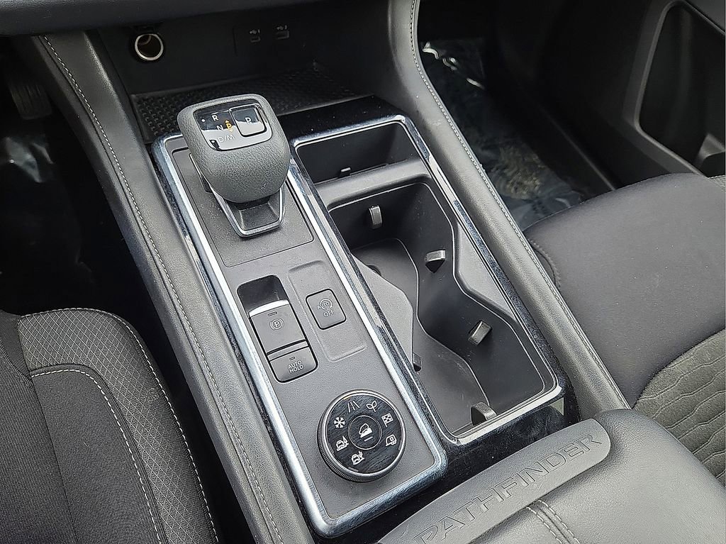 Used 2025 Nissan Pathfinder SV AWD/4WD image 30