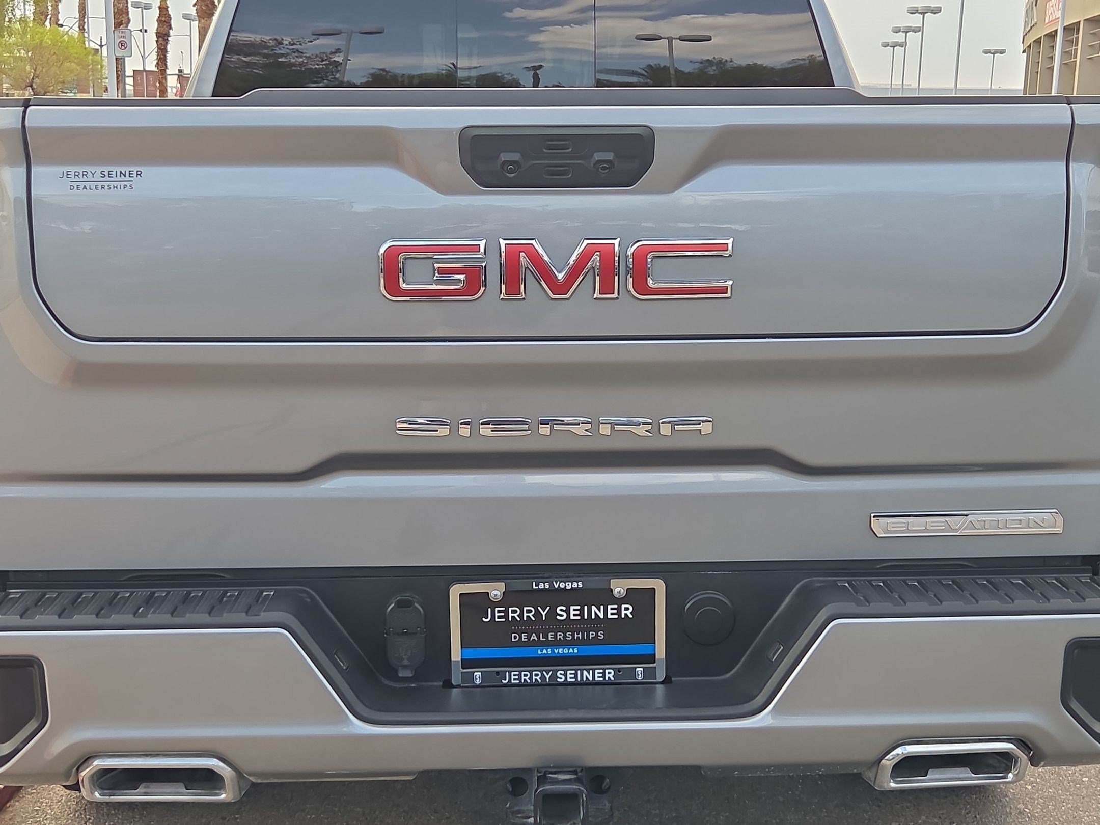 Certified 2025 GMC Sierra 1500 Elevation w/ Preferred Package AWD/4WD image 13