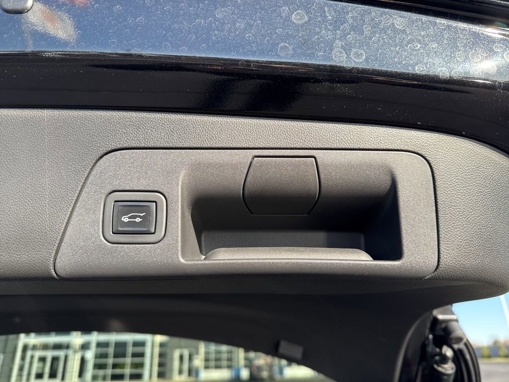 Used 2022 Buick Envision Essence w/ Safety Package image 33