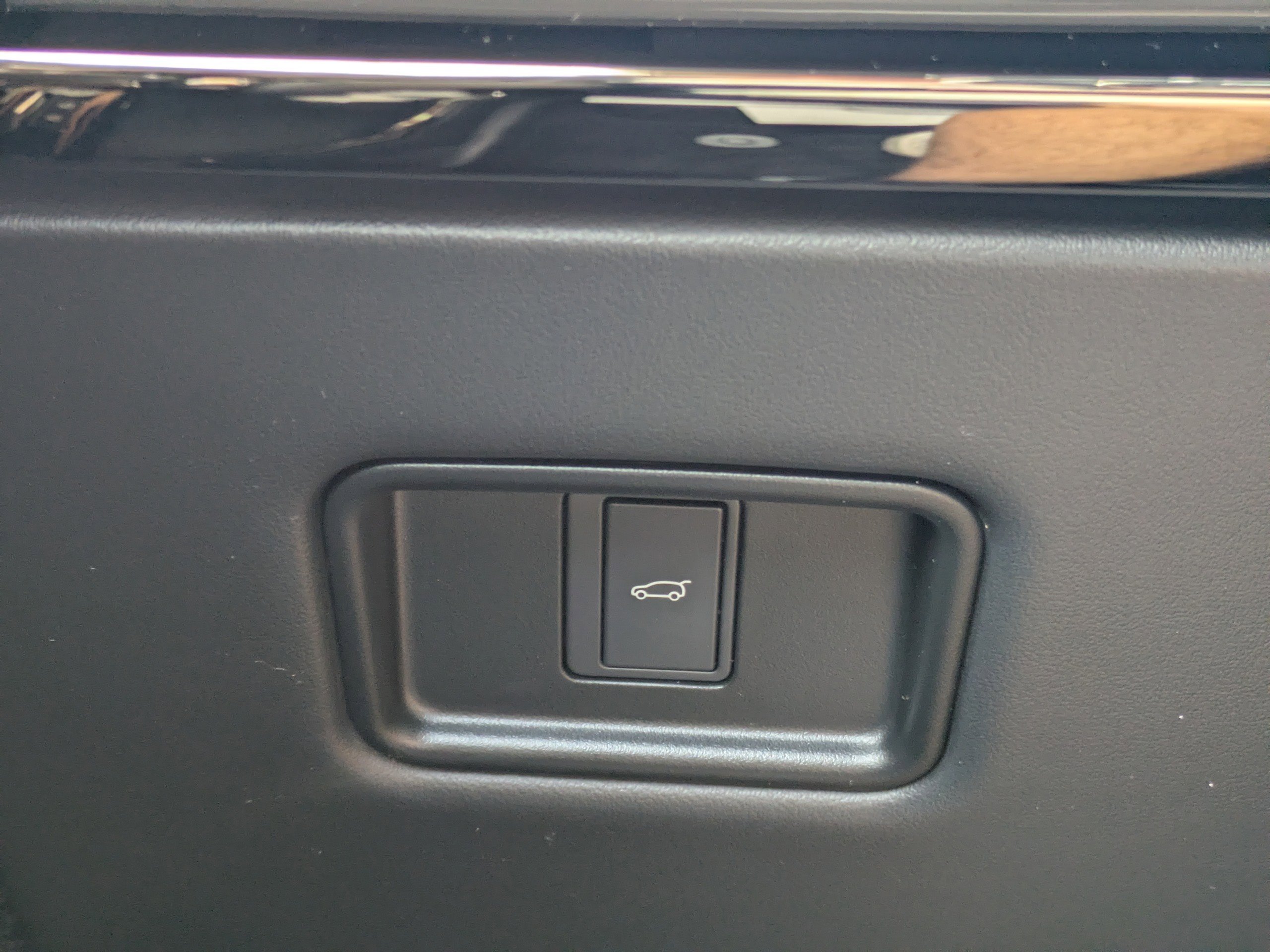 Used 2025 Land Rover Range Rover Sport image 30