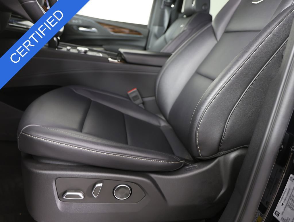 Used 2024 Cadillac Escalade Luxury AWD/4WD image 5