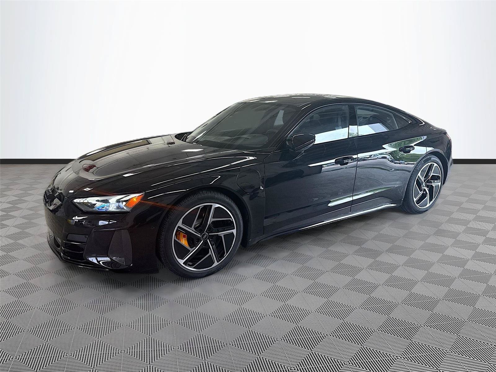 Used 2023 Audi RS e-tron GT w/ Carbon Performance Package AWD/4WD image 3