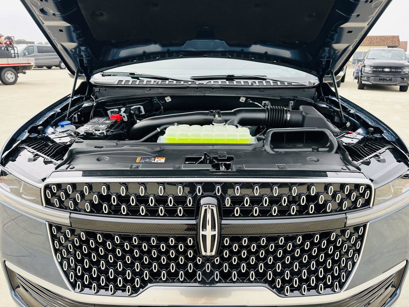 New 2027 Lincoln Navigator Reserve AWD/4WD image 59
