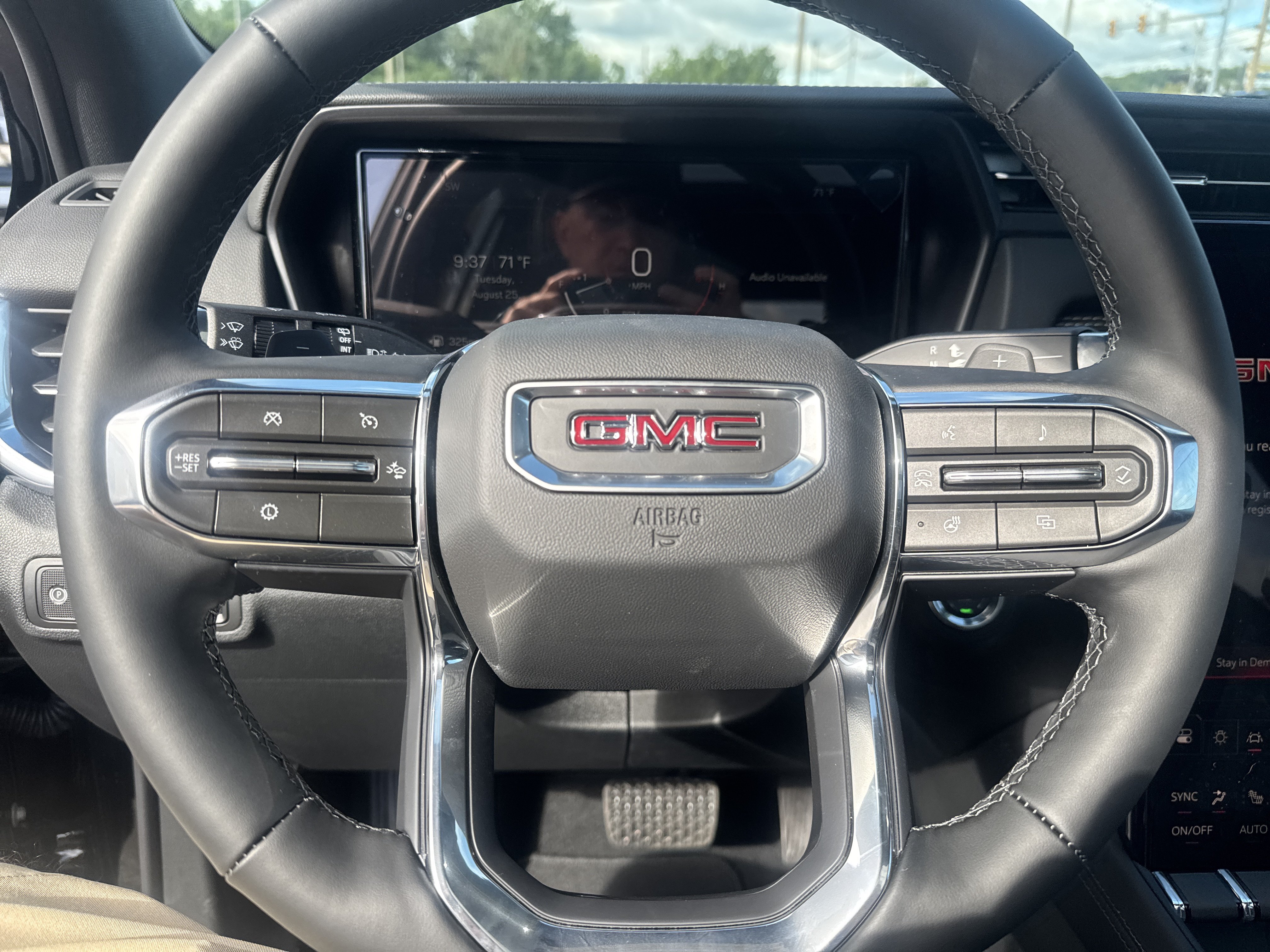 New 2027 GMC Terrain Elevation w/ Elevation Premium Package AWD/4WD image 17