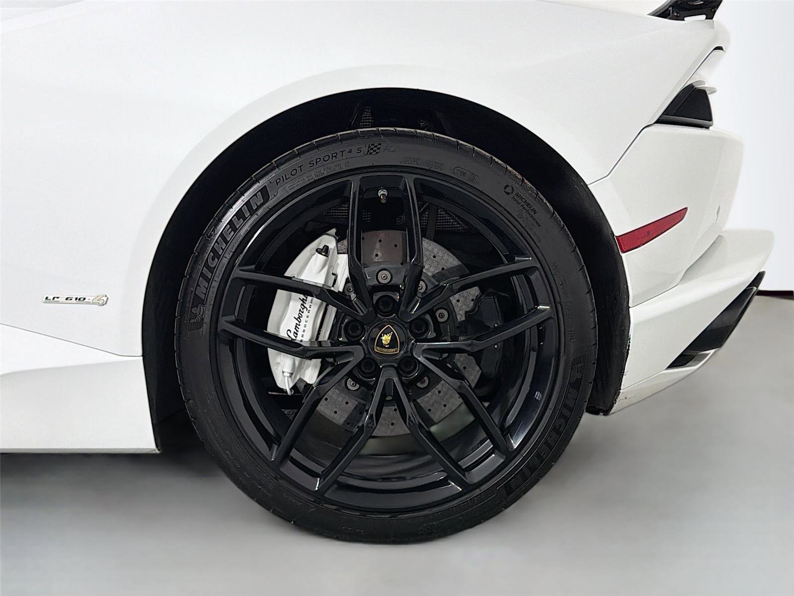 Used 2015 Lamborghini Huracan LP 610-4 AWD/4WD image 12
