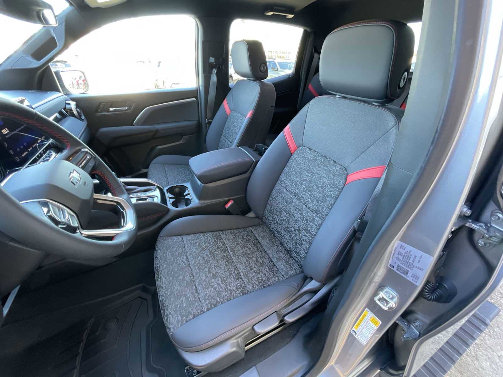 Certified 2024 Chevrolet Colorado Z71 w/ Advanced Trailering Package image 18