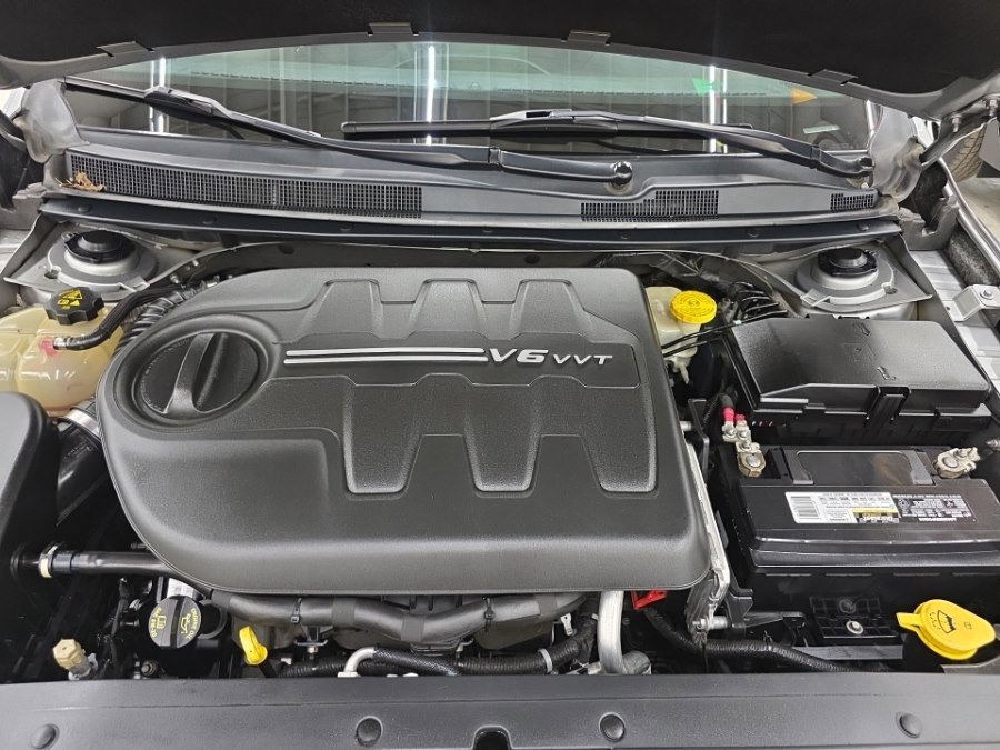 Used 2015 Chrysler 200 C w/ Navigation & Sound Group I image 37