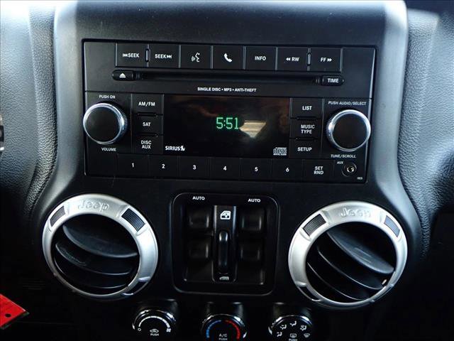 Used 2016 Jeep Wrangler Unlimited Rubicon w/ Connectivity Group image 16