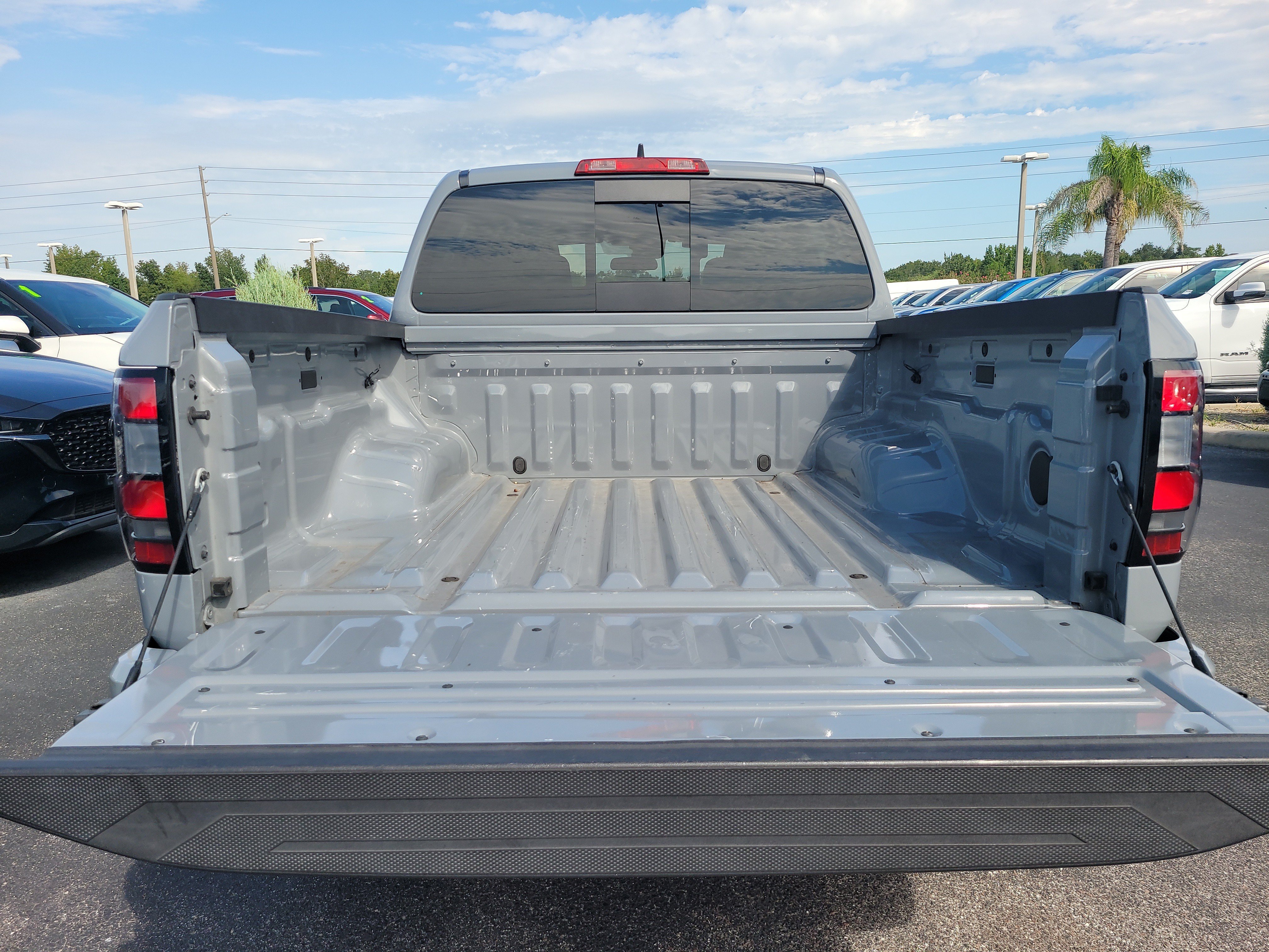 Used 2023 Nissan Frontier PRO-4X w/ Technology Package AWD/4WD image 8