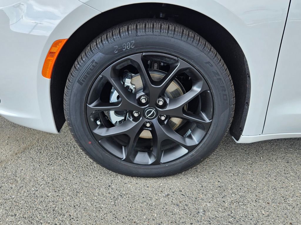 New 2026 Chrysler Pacifica Select w/ S Appearance Package FWD image 9