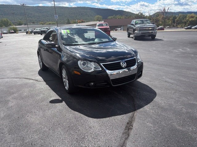 Used 2011 Volkswagen Eos Komfort FWD image 2