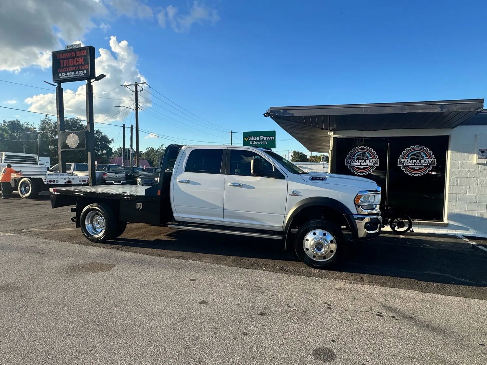 Used 2019 RAM 4500 Tradesman w/ Chrome Appearance Group image 5