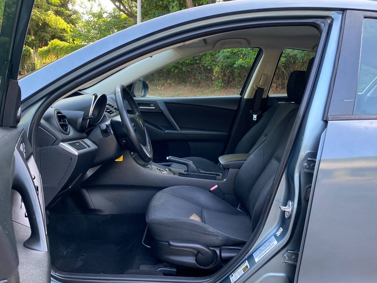 Used 2013 MAZDA MAZDA3 i Touring FWD image 15