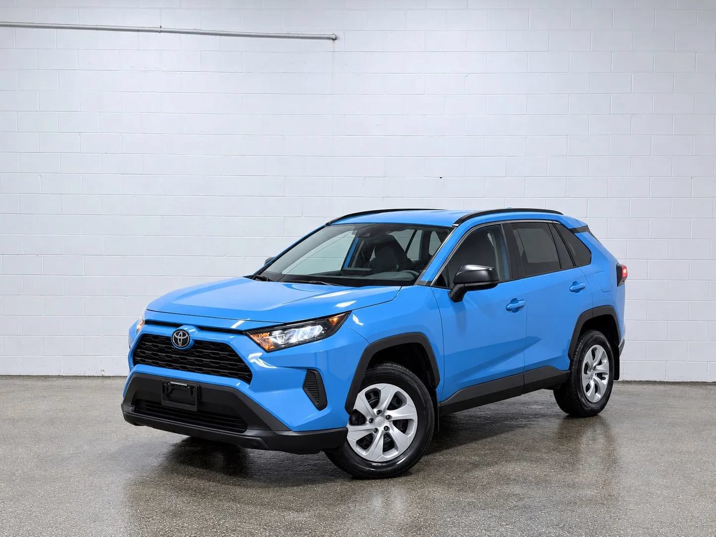 Used 2021 Toyota RAV4 LE w/ Carpet Mat Package (TMS) AWD/4WD image 7