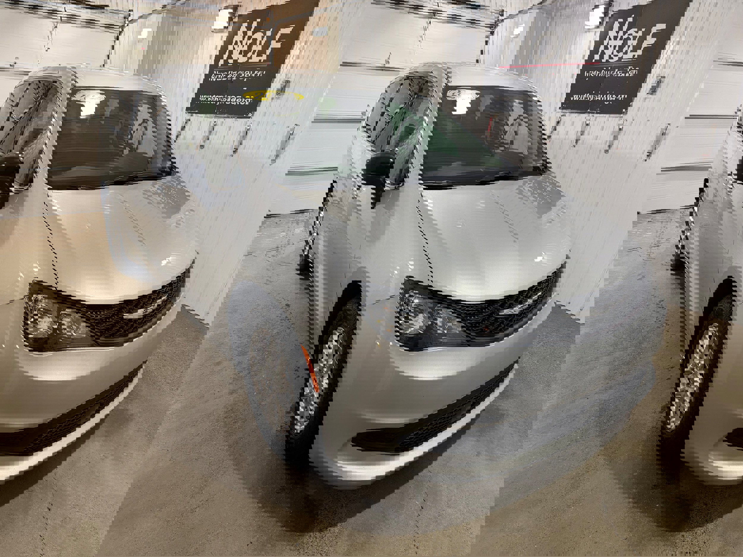 Used 2024 Chrysler Voyager LX image 2