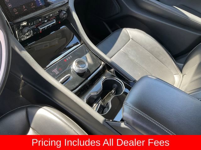 Used 2023 Jeep Grand Cherokee Limited w/ Luxury Tech Group II AWD/4WD image 16