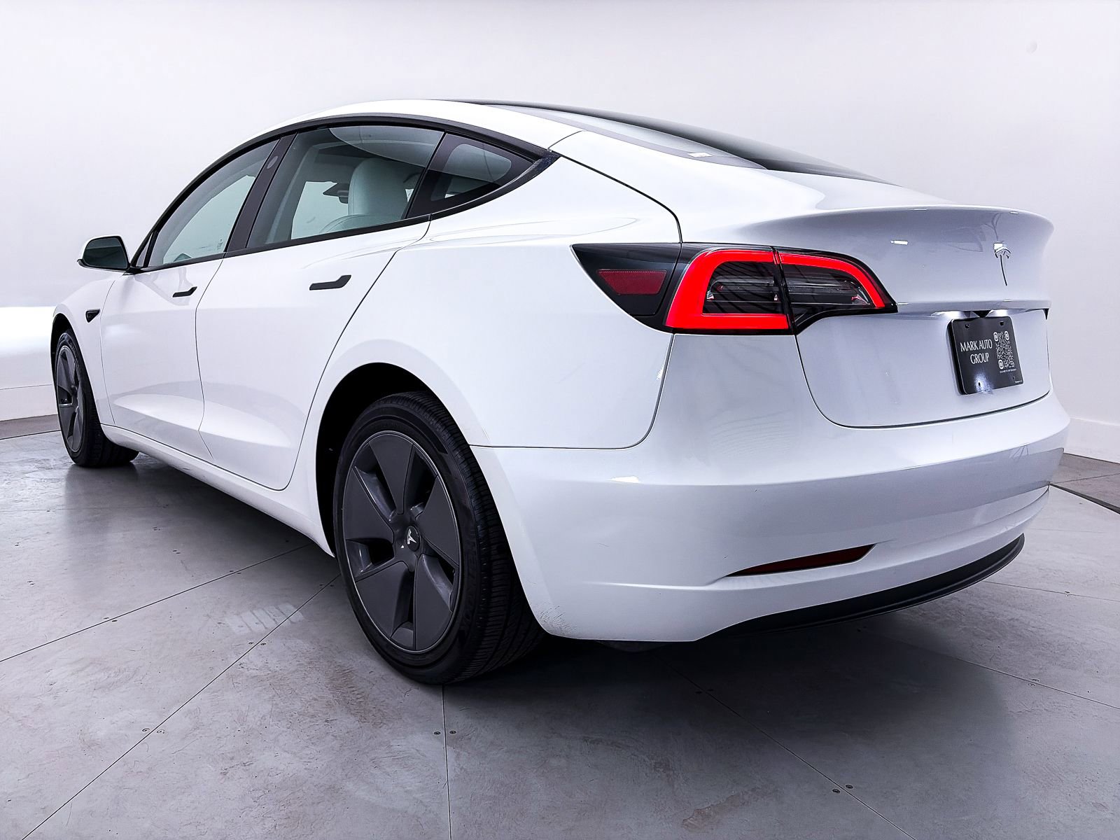 Used 2023 Tesla Model 3 Standard Range RWD image 7