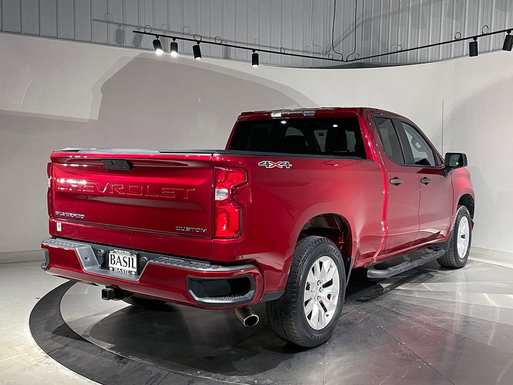 Used 2020 Chevrolet Silverado 1500 Custom w/ Custom Value Package image 12