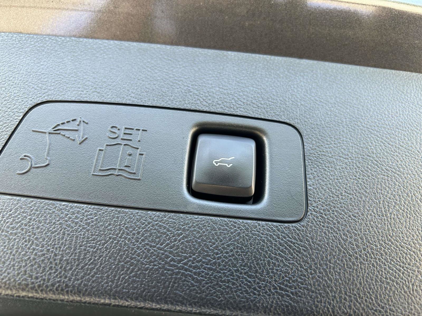 Used 2020 Lincoln Corsair FWD w/ Equipment Group 101A image 16