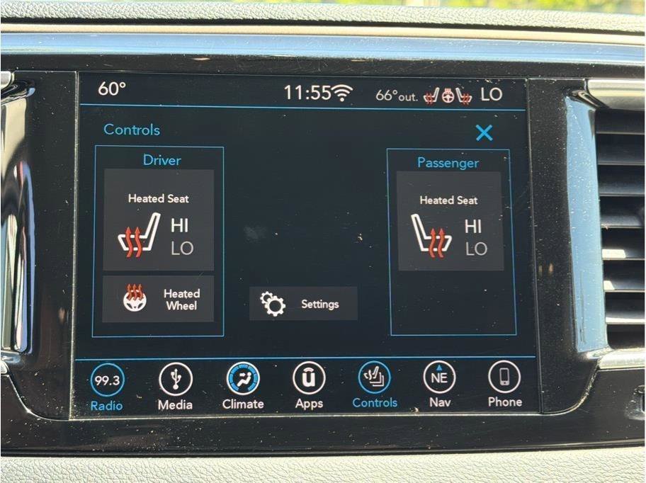 Used 2018 Chrysler Pacifica Touring-L Plus FWD image 19