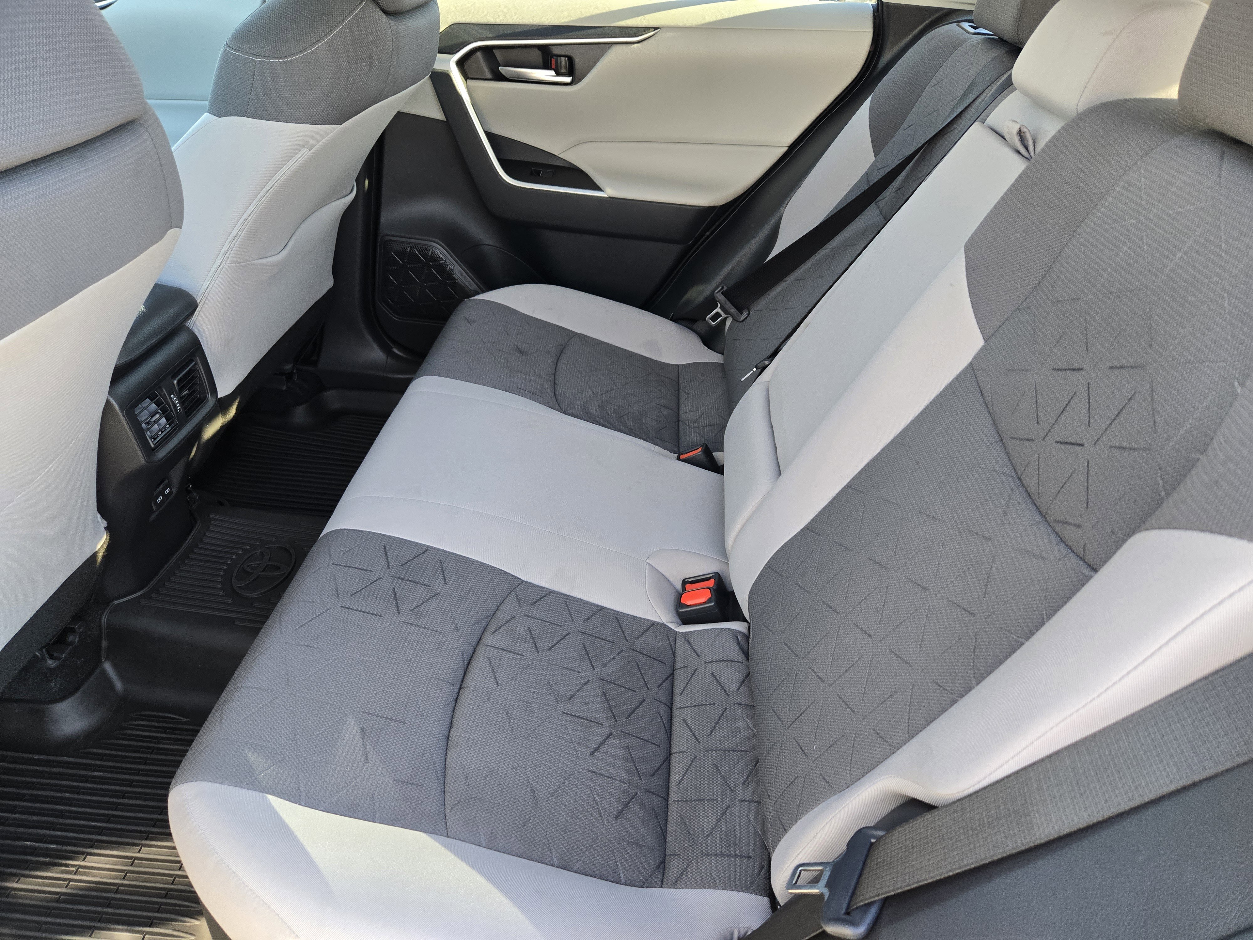 Used 2024 Toyota RAV4 XLE w/ Convenience Package image 37