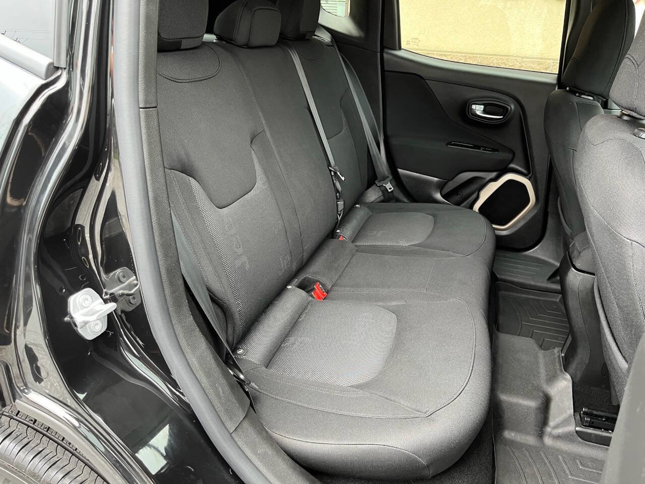Used 2015 Jeep Renegade Latitude image 10