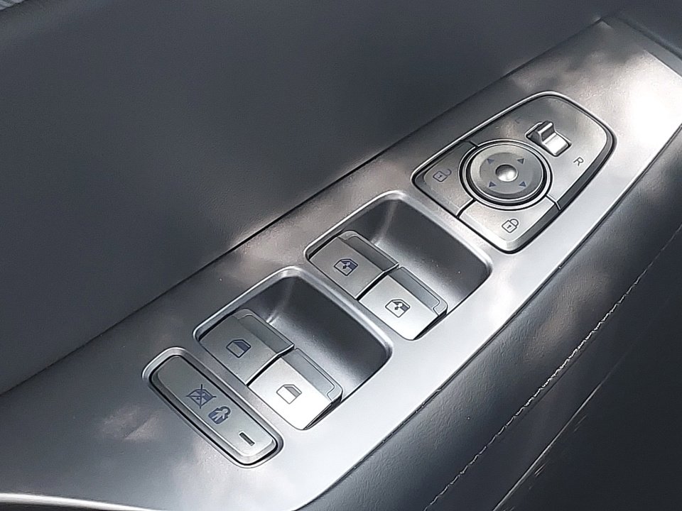 Certified 2025 Hyundai Palisade SEL image 29