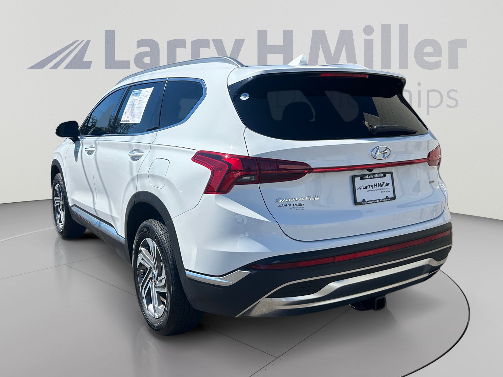 Certified 2023 Hyundai Santa Fe SEL w/ Premium Package AWD/4WD image 7