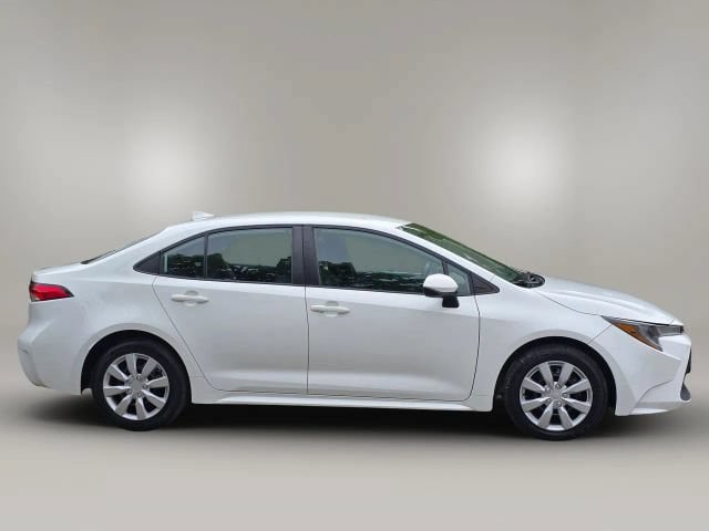 Used 2021 Toyota Corolla LE FWD image 4