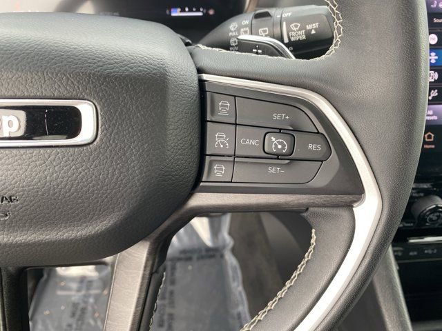 Used 2023 Jeep Grand Cherokee L Limited image 40